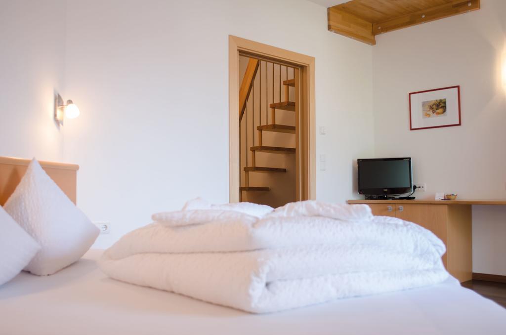 Garni Hotel Peterlinhof Caldaro Bilik gambar